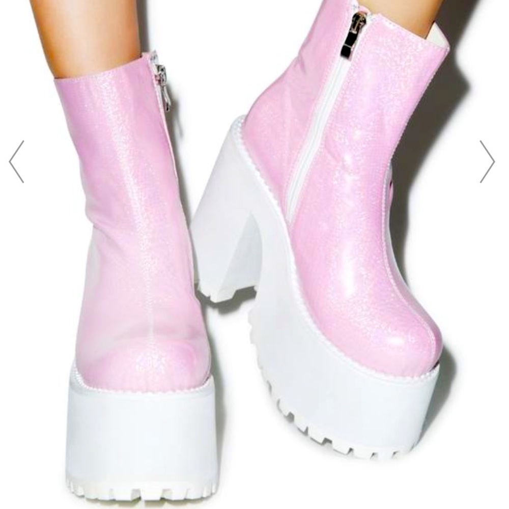 ⭐️Current Mood Dancing Queen Boogie Boots⭐️Pink Holographic in size 8⭐️